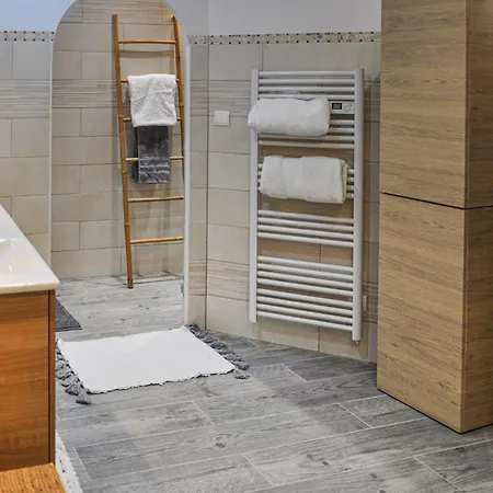 2 Bedroom Cozy In Сasa de vacaciones