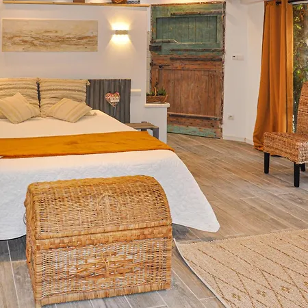 2 Bedroom Cozy In Holiday home *
