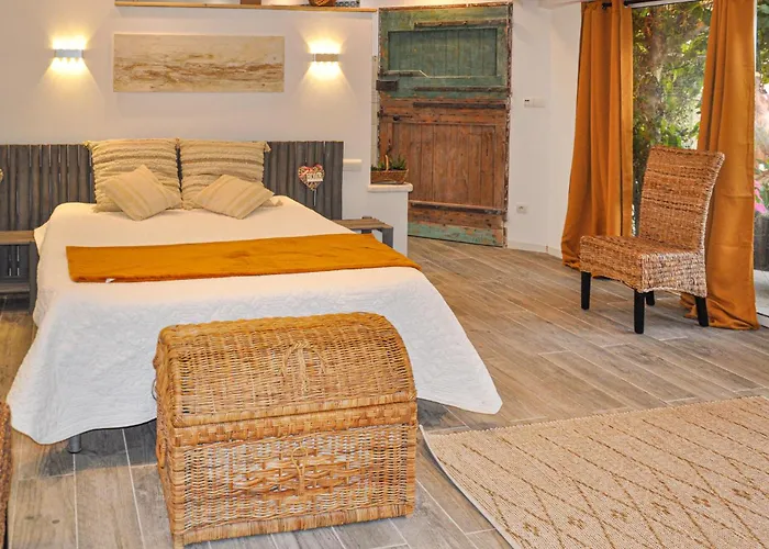 2 Bedroom Cozy In Semesterbostad *