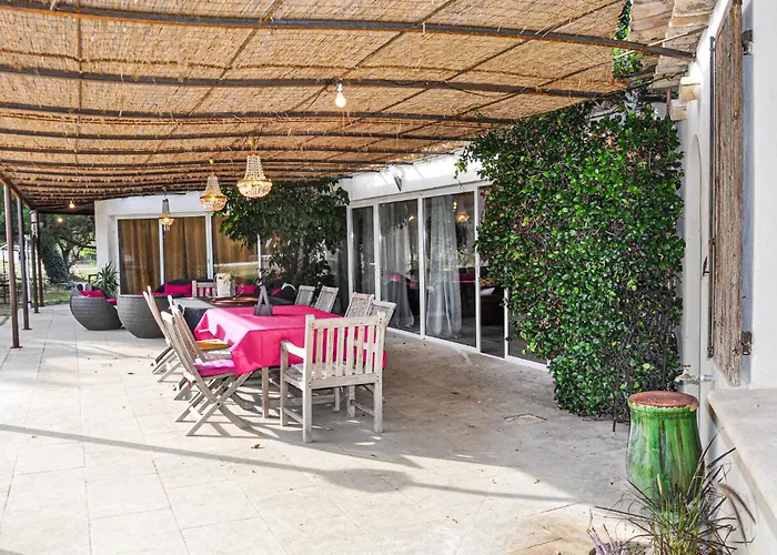 Semesterbostad 2 Bedroom Cozy In Aramon